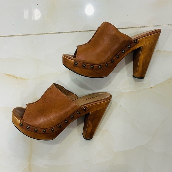 ZIGI Girl Tan  Leather Studded Wood Platform Clog Heeled Mules Womens Size 8.5 main image 8